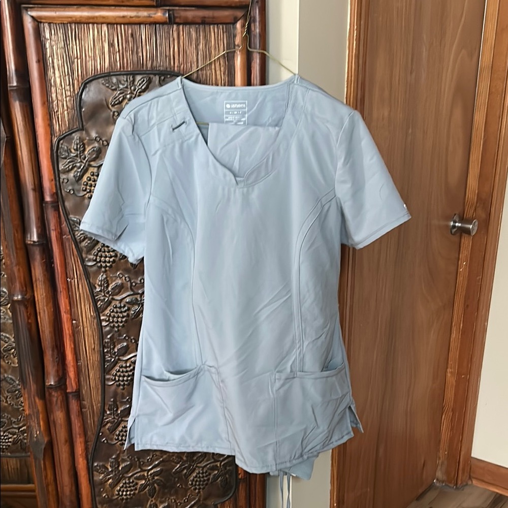 Light Gray Women's Short Sleeve Scrub Top and Bottom